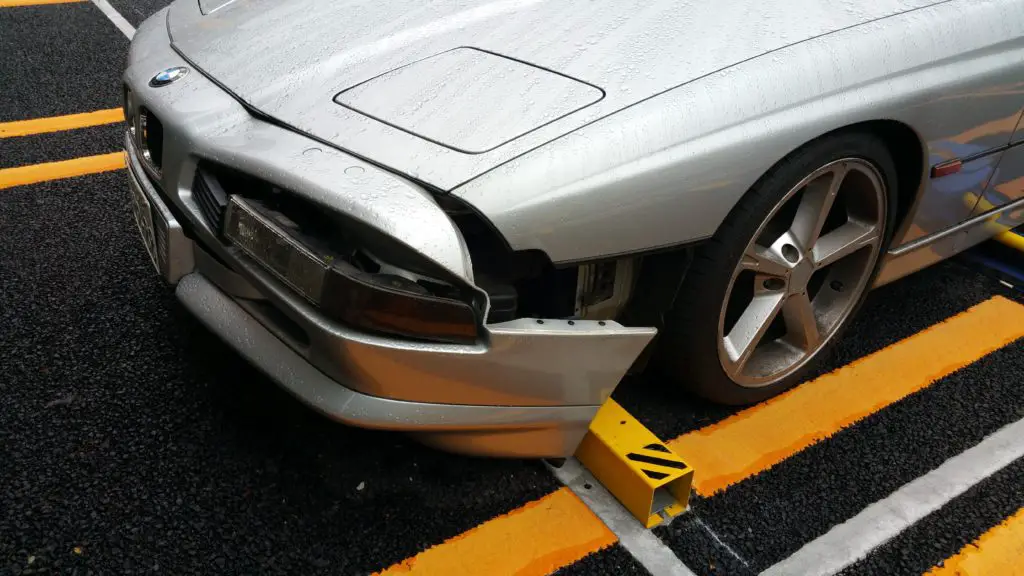 Damaged BMW Ci 840